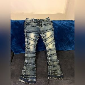 Valabasas size 32 jeans slightly want great condition.